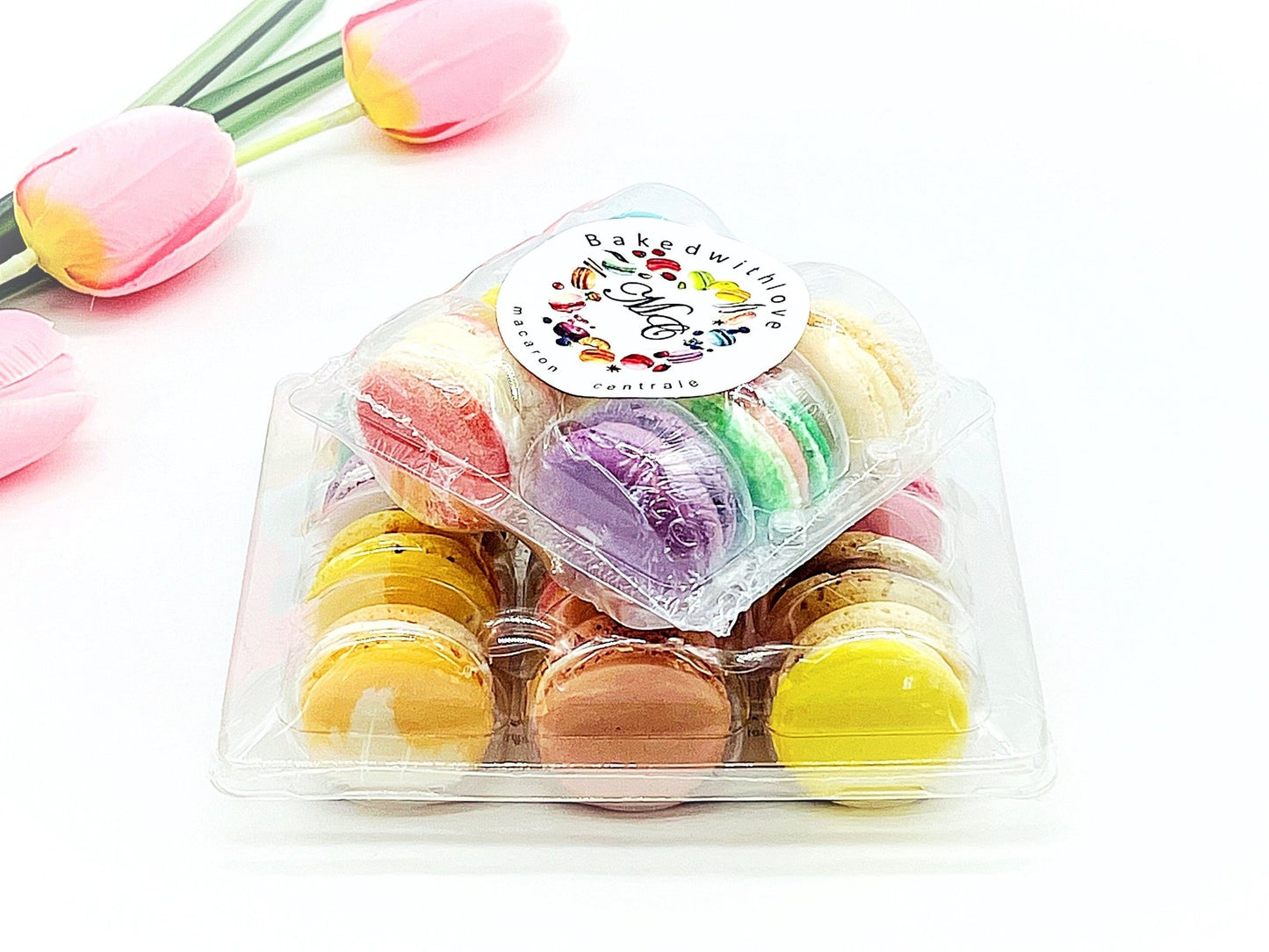 18 Pack | Surprise Me! French Macaron - Macaron Centrale