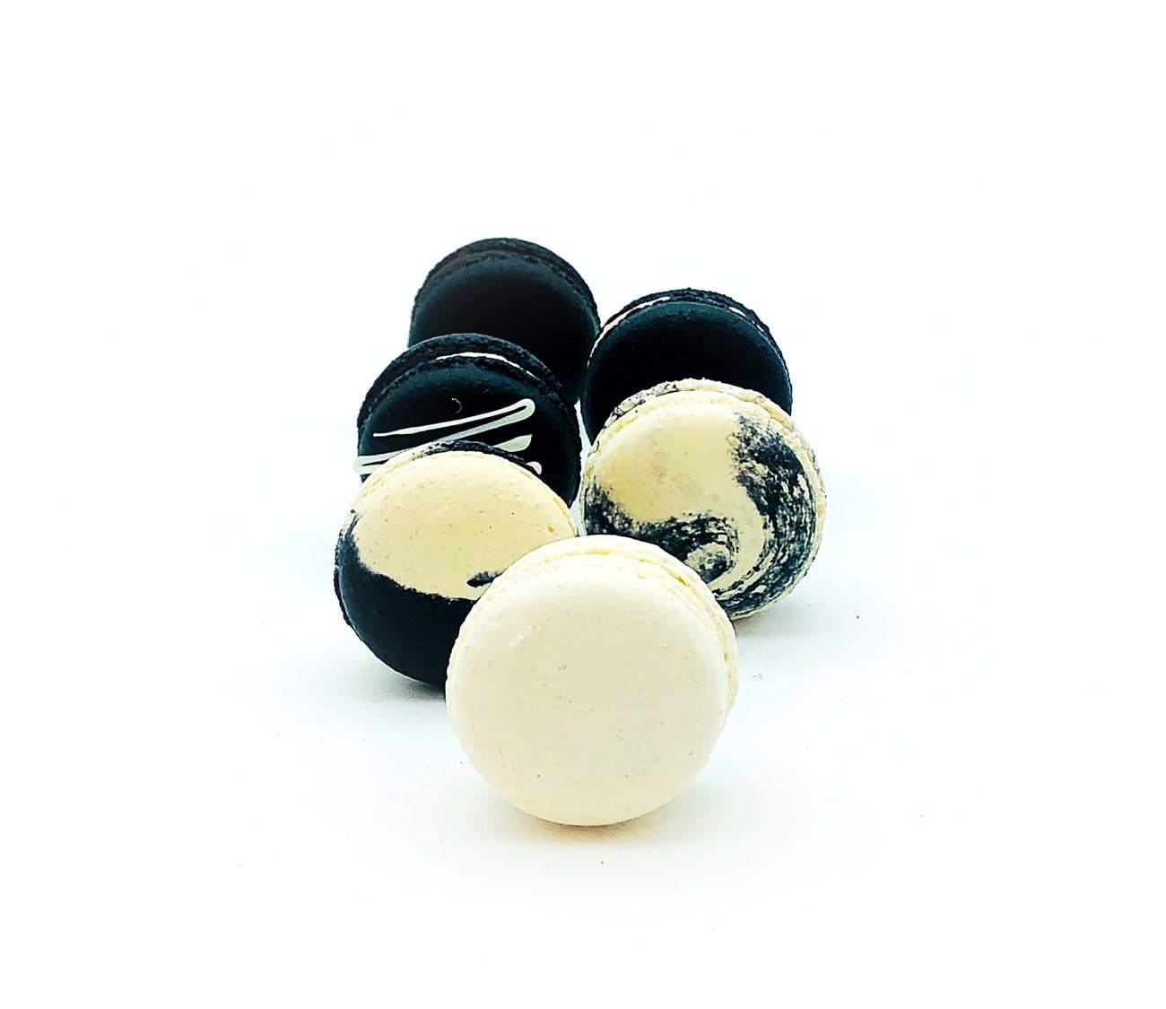 24 Pack Assorted Macaron, The Black Set | Great for any party, celebration. - Macaron Centrale