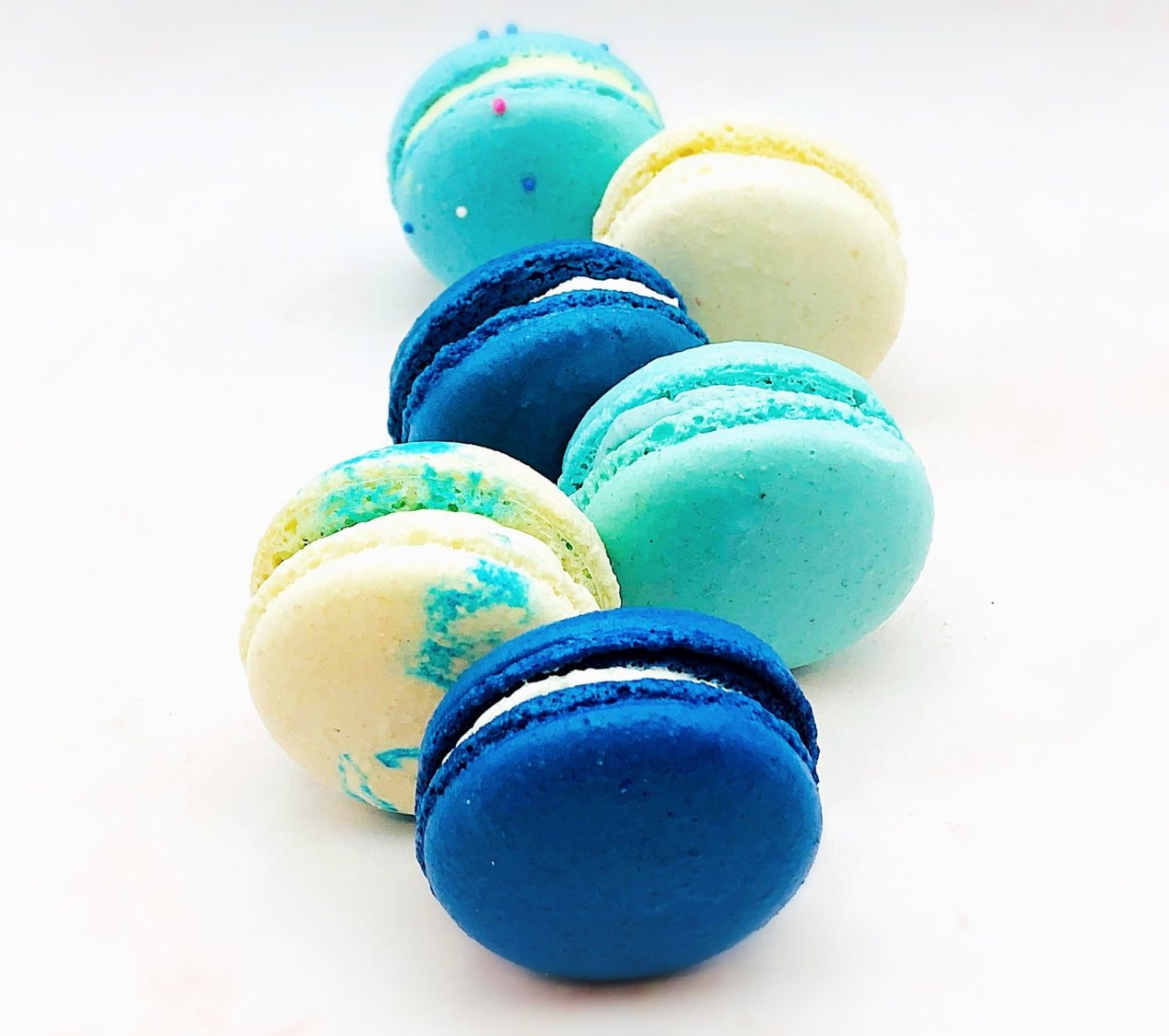 24 Pack Assorted Macaron, The Blue Set | Great for any party, celebration. - Macaron Centrale