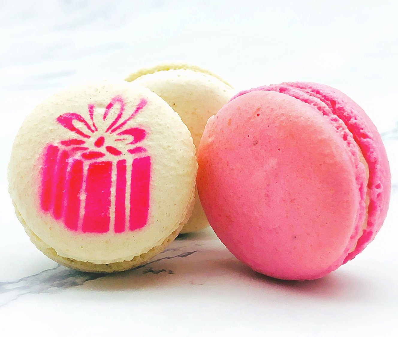 24 Pack Valentines Inspired Macarons. - Macaron CentraleNoneVanilla + Raspberry