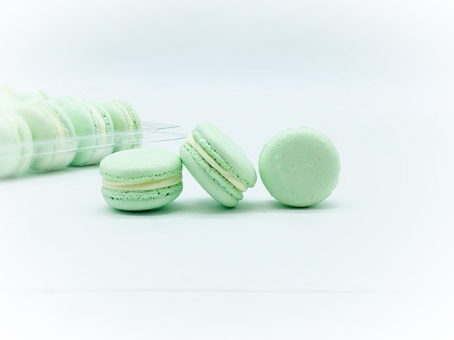 50 Pack Apple Chocolate Buttercream French Macaron Value Pack (Light Green) - Macaron Centrale