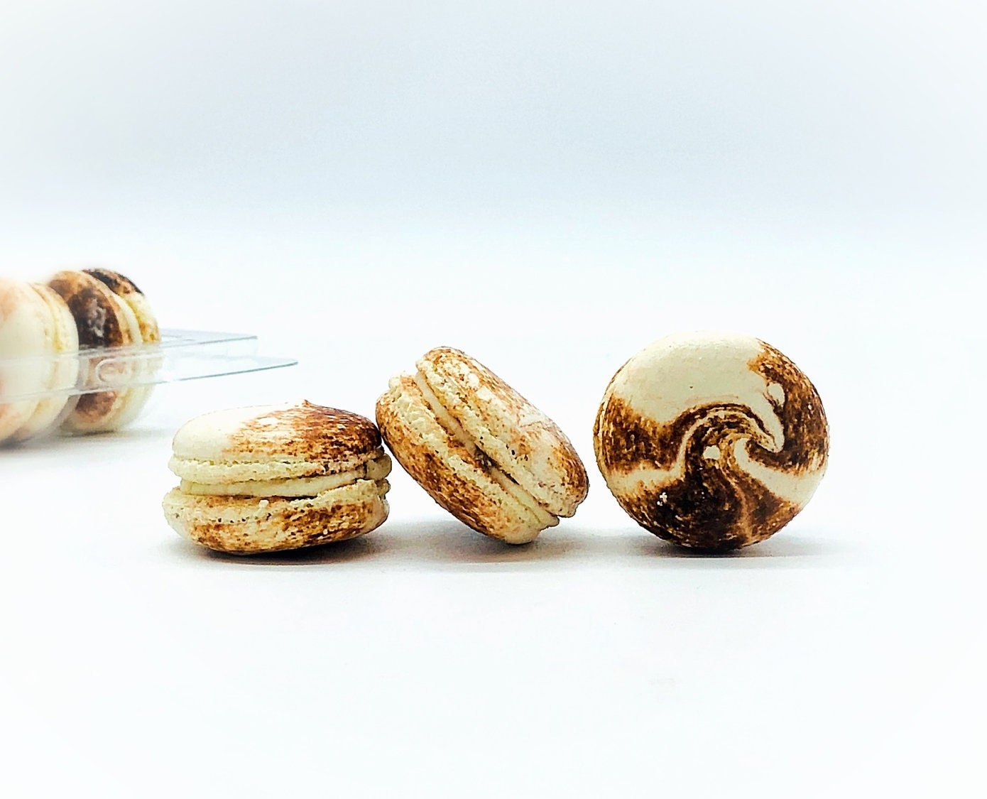 50 Pack Caramel Pecan Cheesecake French Macaron Value Pack - Macaron Centrale