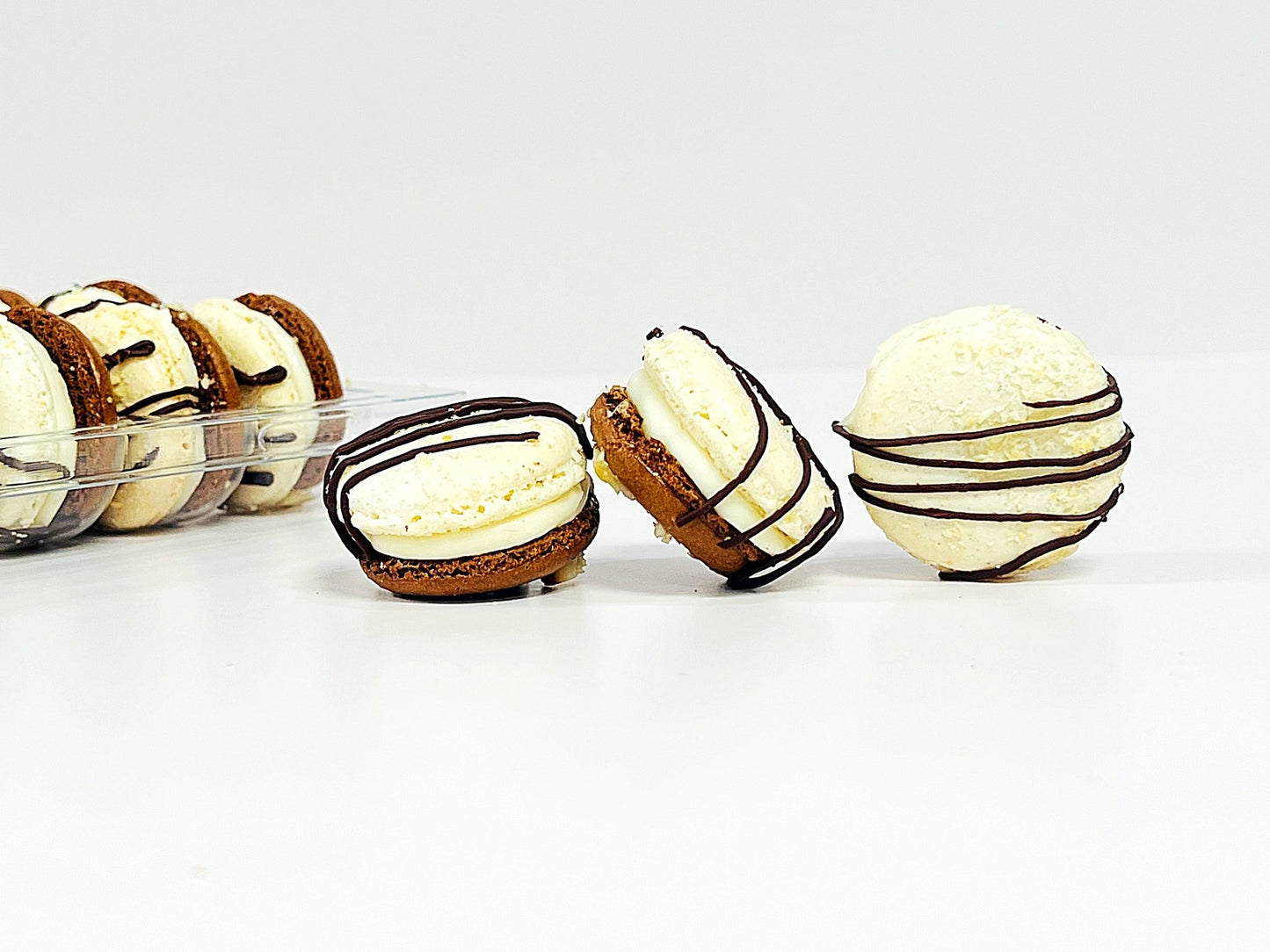 50 pack Hula Pie Macaron Delight - Macaron Centrale