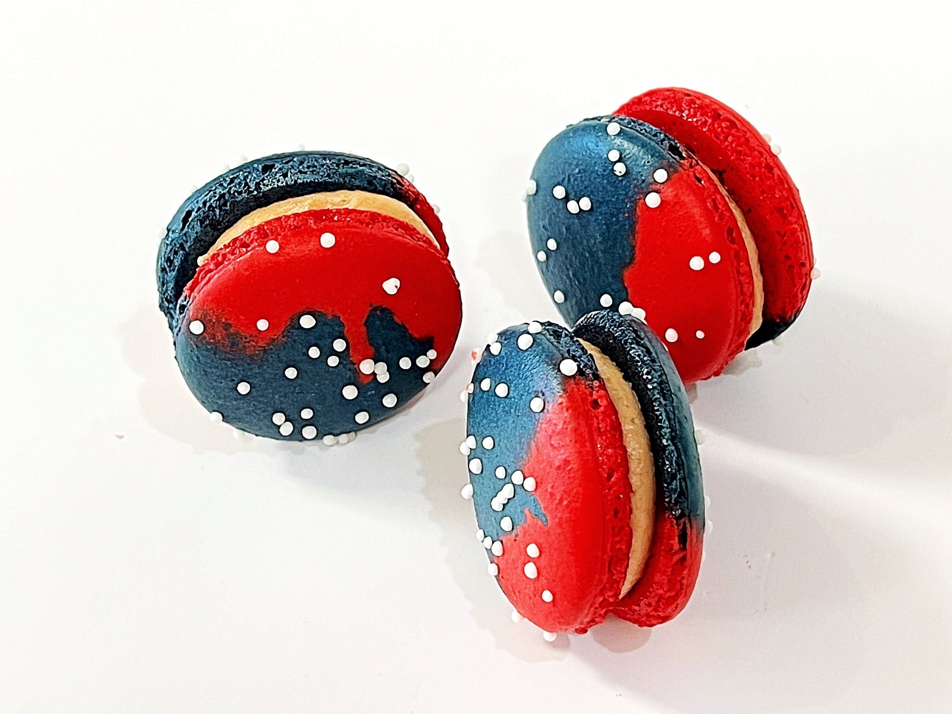 50 Pack Patriotic Caramel | Red, Navy Blue & White - Macaron Centrale