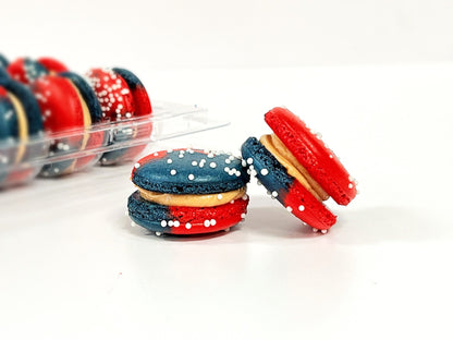 50 Pack Patriotic Caramel | Red, Navy Blue & White - Macaron Centrale