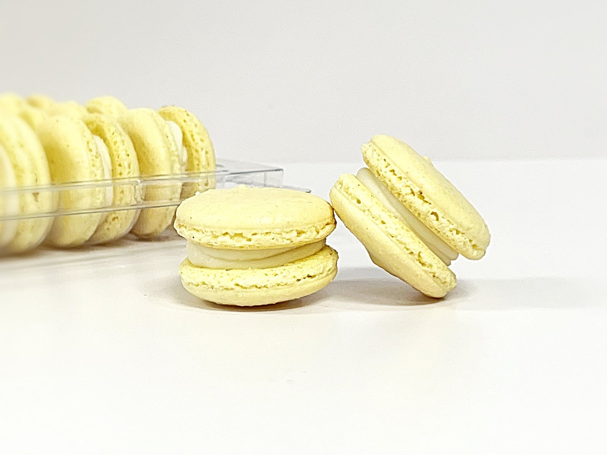 50 Pack Pineapple Caramel Macarons - Macaron Centrale