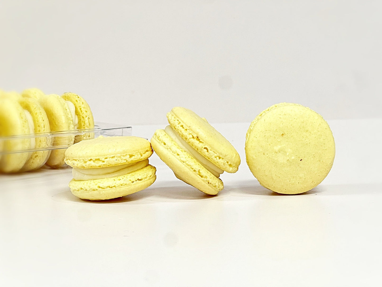 50 Pack Pineapple Caramel Macarons - Macaron Centrale