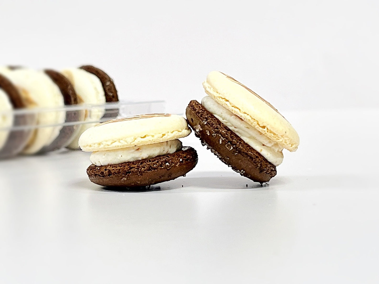 50 Pack Pretzel Cream Macaron - Macaron Centrale