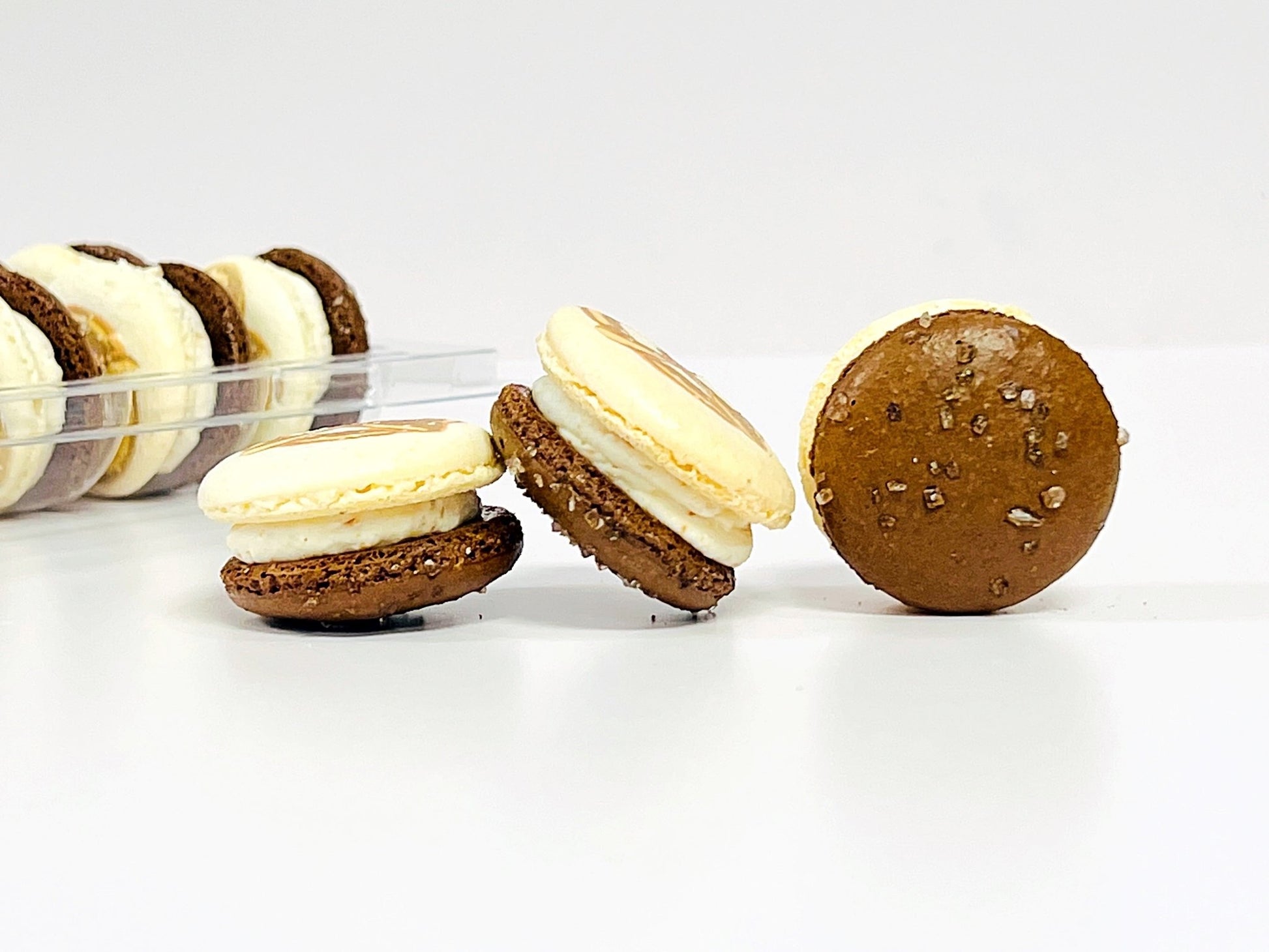 50 Pack Pretzel Cream Macaron - Macaron Centrale