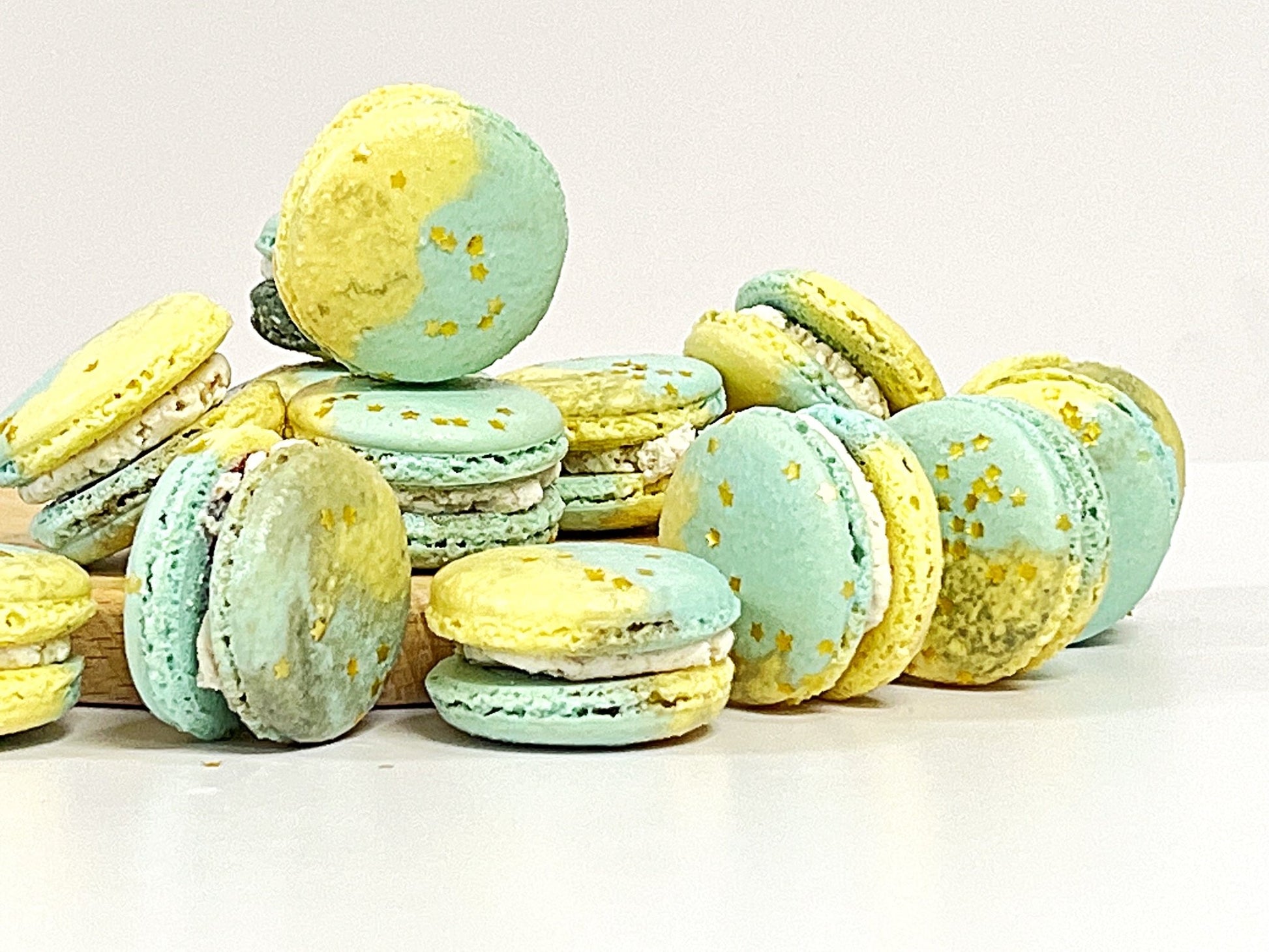 50 Pack Space Edition Mac | Pastel Blue Nebula Macarons - Macaron Centrale