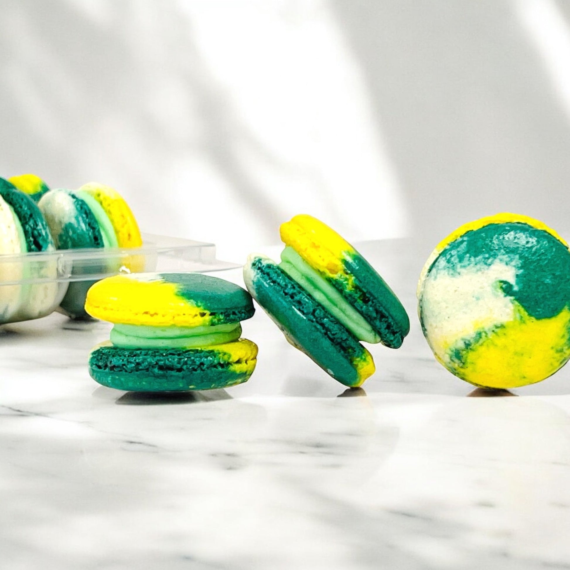 6 Apple Lemon French Macarons - Macaron Centrale