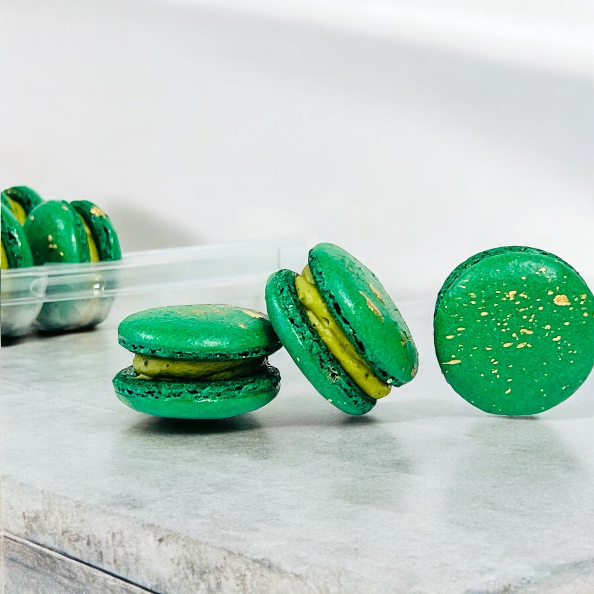 6 Golden Matcha Macarons – A Luxurious Fusion of Flavor - Macaron Centrale