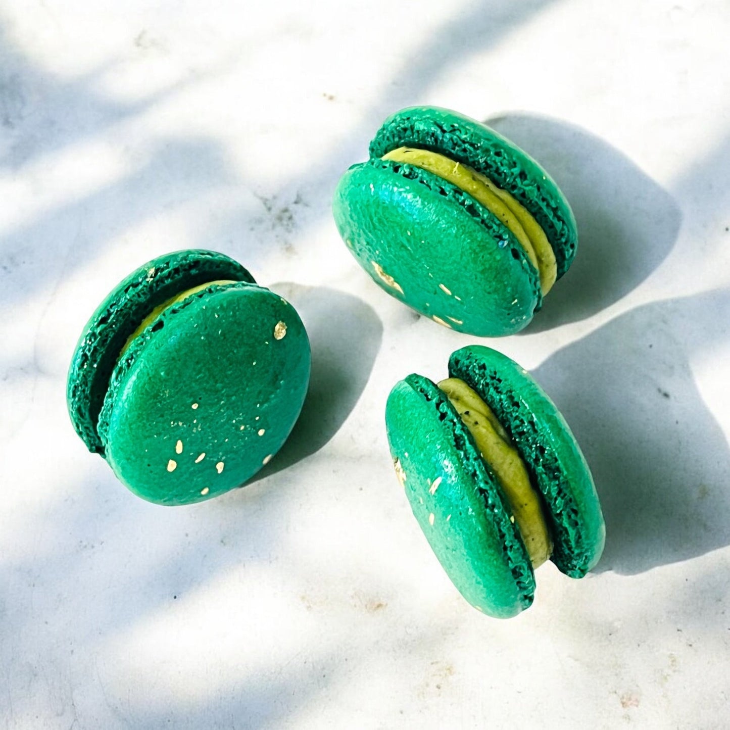 6 Golden Matcha Macarons – A Luxurious Fusion of Flavor - Macaron Centrale