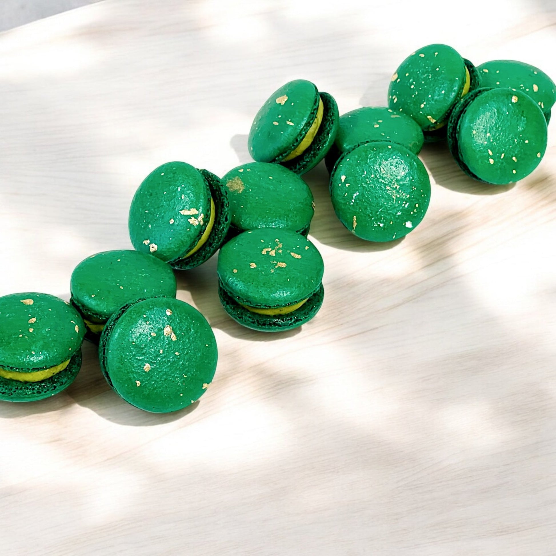 6 Golden Matcha Macarons – A Luxurious Fusion of Flavor - Macaron Centrale