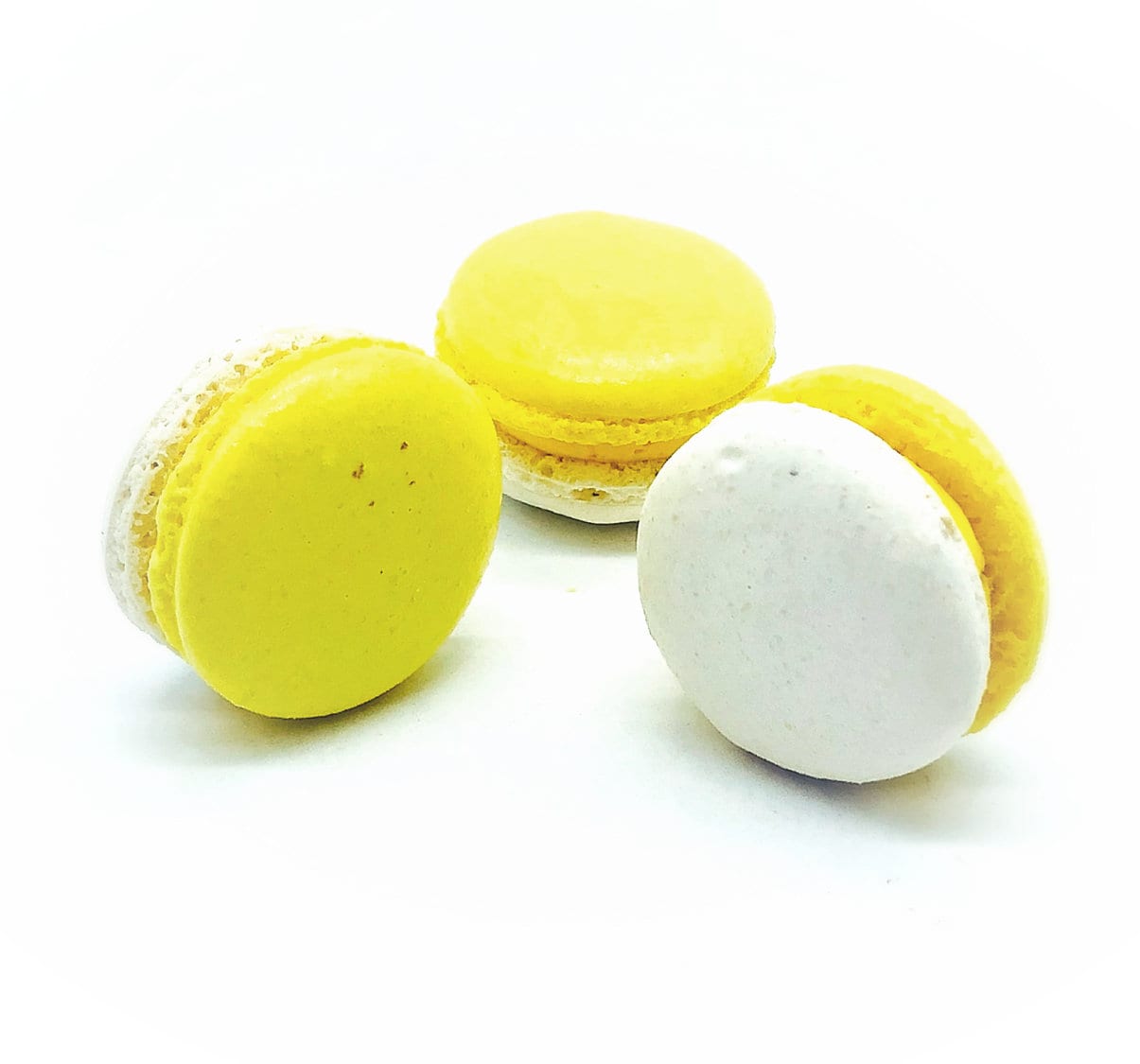 6 Pack Banana White Chocolate Ganache Macarons - Macaron Centrale