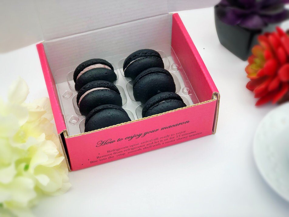 6 Pack blackberry macarons - Macaron Centrale