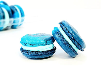 6 Pack Blue curaçao macarons | ideal for celebratory events. - Macaron Centrale