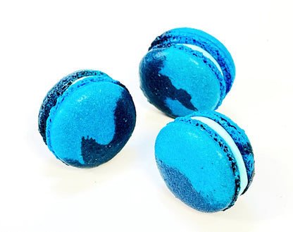 6 Pack Blue curaçao macarons | ideal for celebratory events. - Macaron Centrale