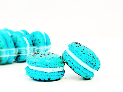 6 Pack blue raspberry and white chocolate macarons | ideal for celebratory events. - Macaron Centrale