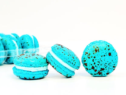 6 Pack blue raspberry and white chocolate macarons | ideal for celebratory events. - Macaron Centrale