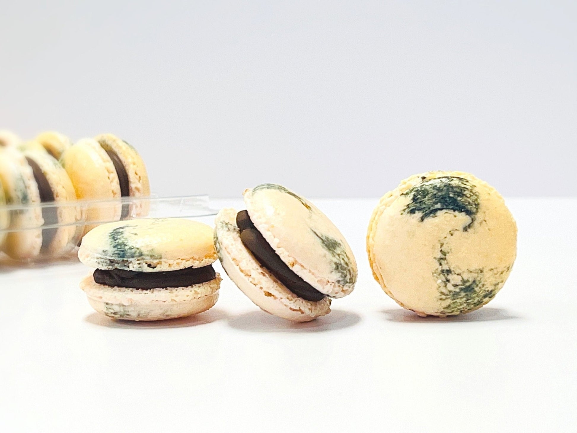 6 Pack Chocolate Agave French Macarons - Macaron Centrale