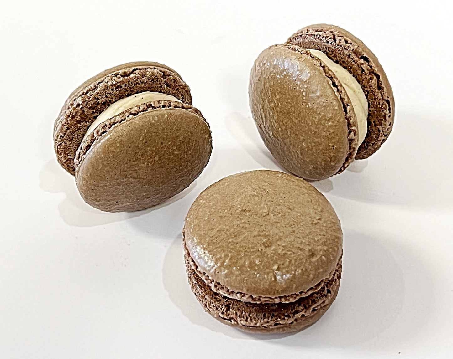 6 Pack Cinnamon Dulce French Macarons - Macaron Centrale