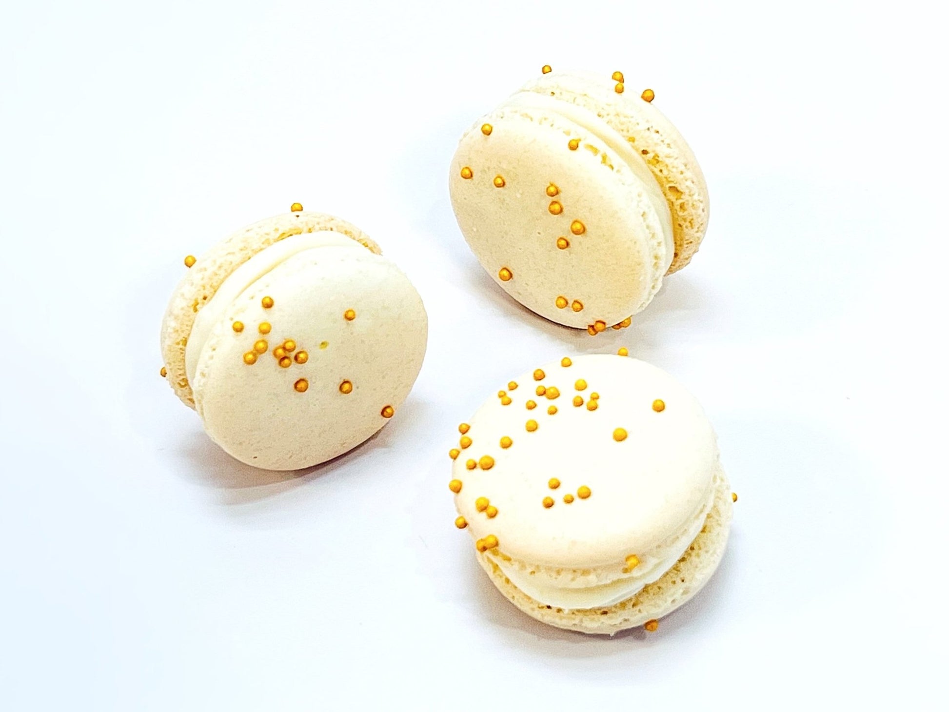 6 Pack Gourmet Vanilla Macarons - Macaron Centrale