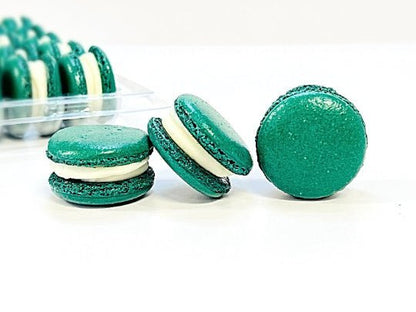 6 Pack Green Velvet French Macarons - Macaron Centrale6 Pack