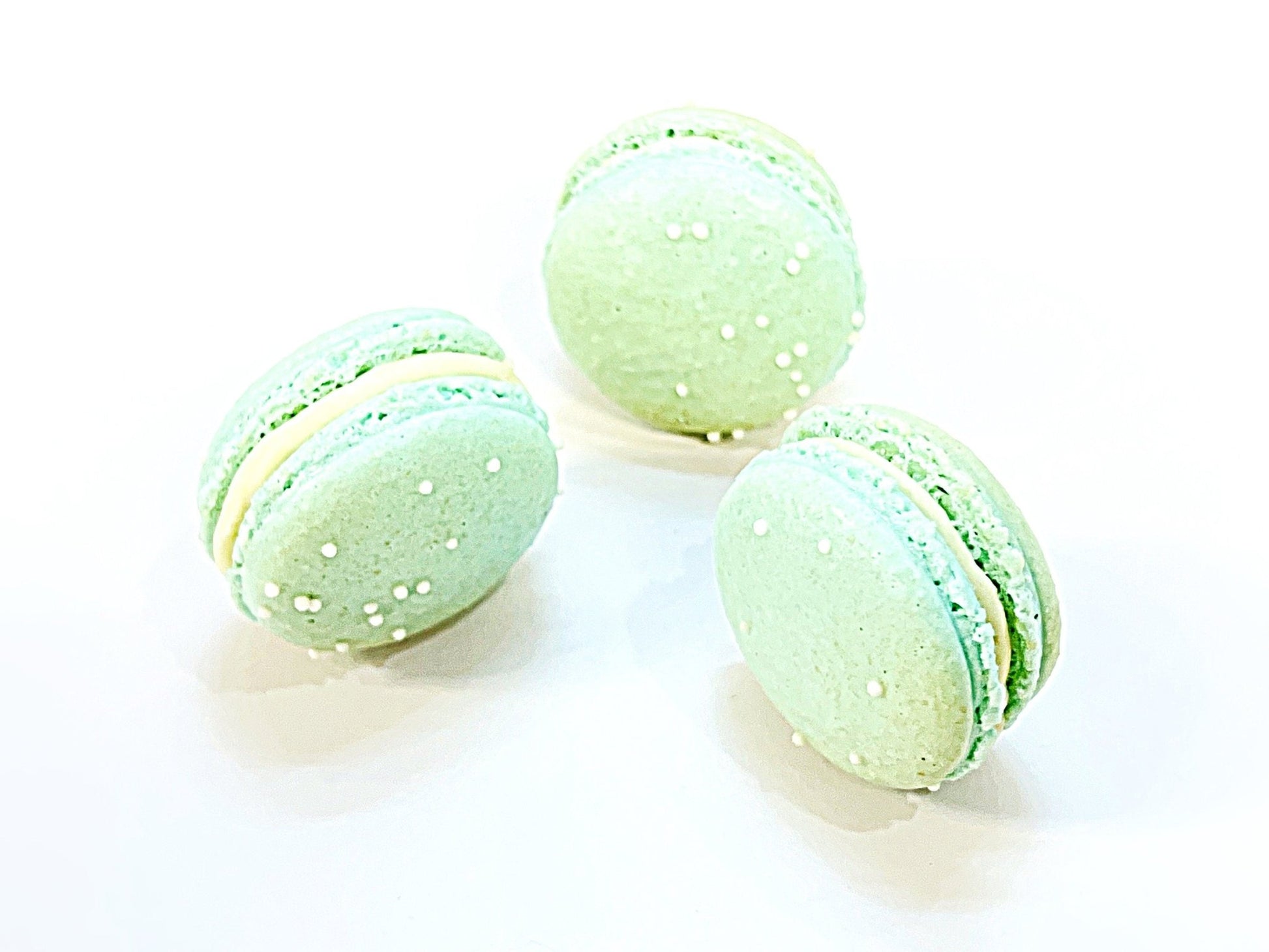 6 Pack Peppermint & Blueberry French Macarons - Macaron Centrale