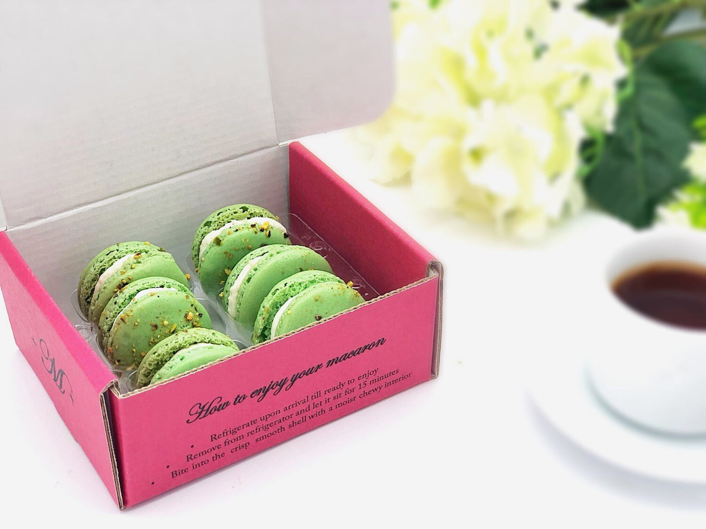 6 Pack pistachio French macarons - Macaron Centrale