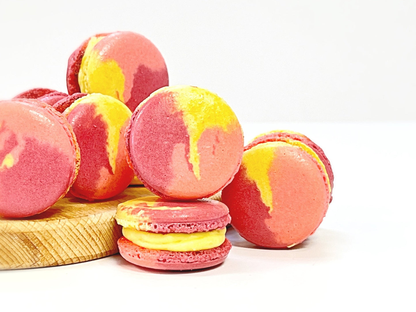 6 Pack Sailor Moon Inspired French Macaron | Mango Passion Fruit Mouse French Macarons - Macaron Centrale6 Pack