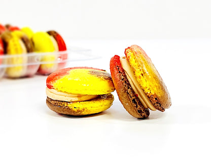 6 Pack Strawberry Caramel French Macarons - Macaron Centrale6 Pack