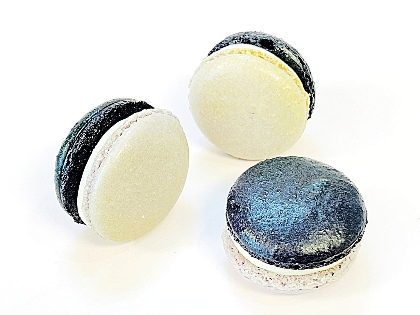6 Pack white chocolate and blackberry French macarons | ideal for celebratory events. - Macaron Centrale