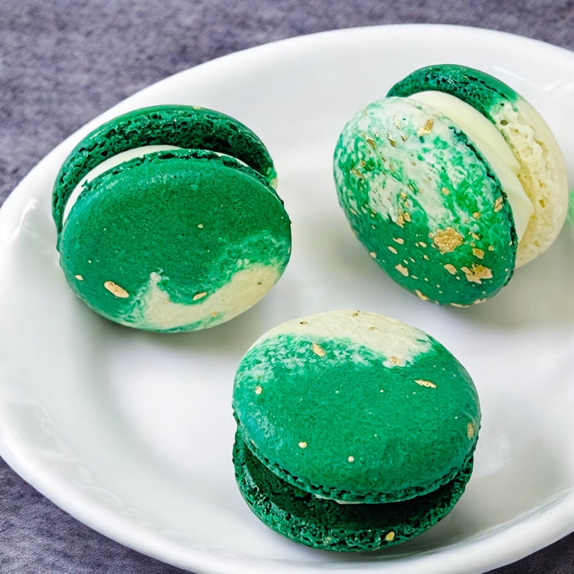 6 White Chocolate Shamrock French Macarons - Macaron Centrale