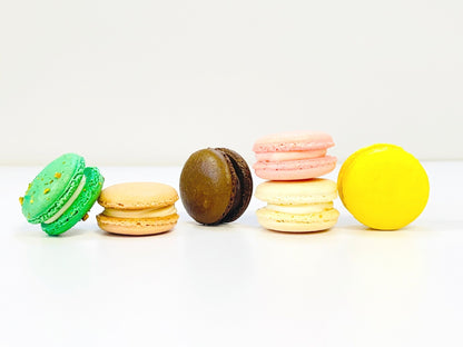 72 PCS – Assorted French Macarons - With 2 Days Guaranteed Shipping Service - Cold Pack Included - Macaron Centrale