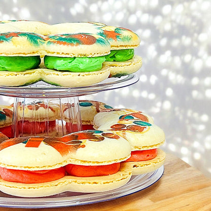 Gift-Ready Holiday Wreath Macaron Set – Two Tiers in a Clear Display Box