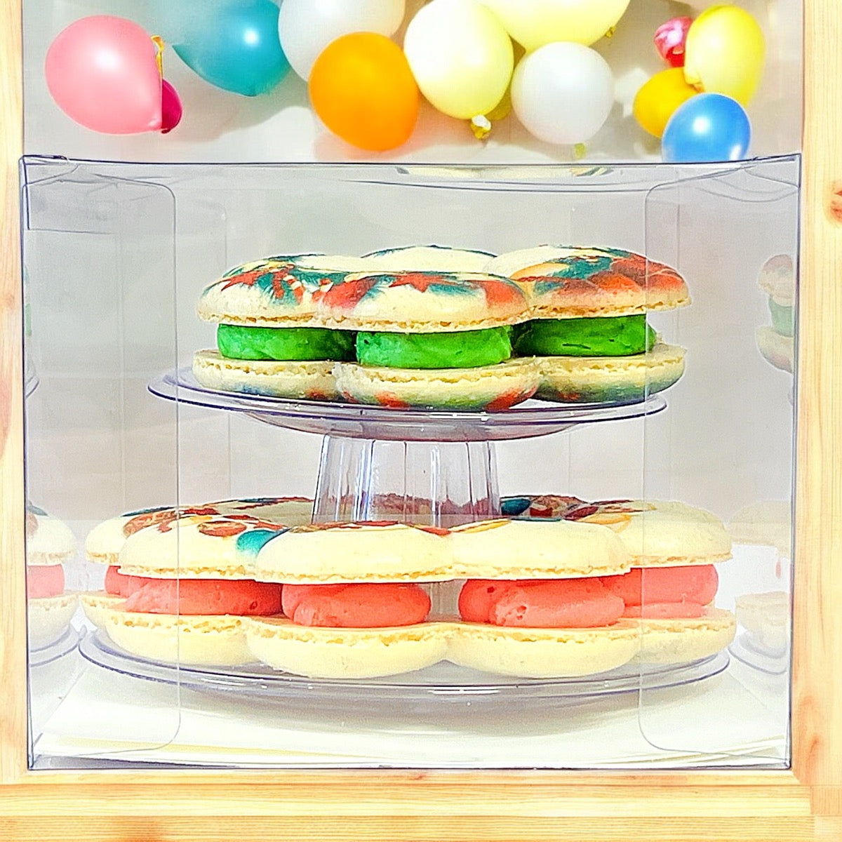 Gift-Ready Holiday Wreath Macaron Set – Two Tiers in a Clear Display Box