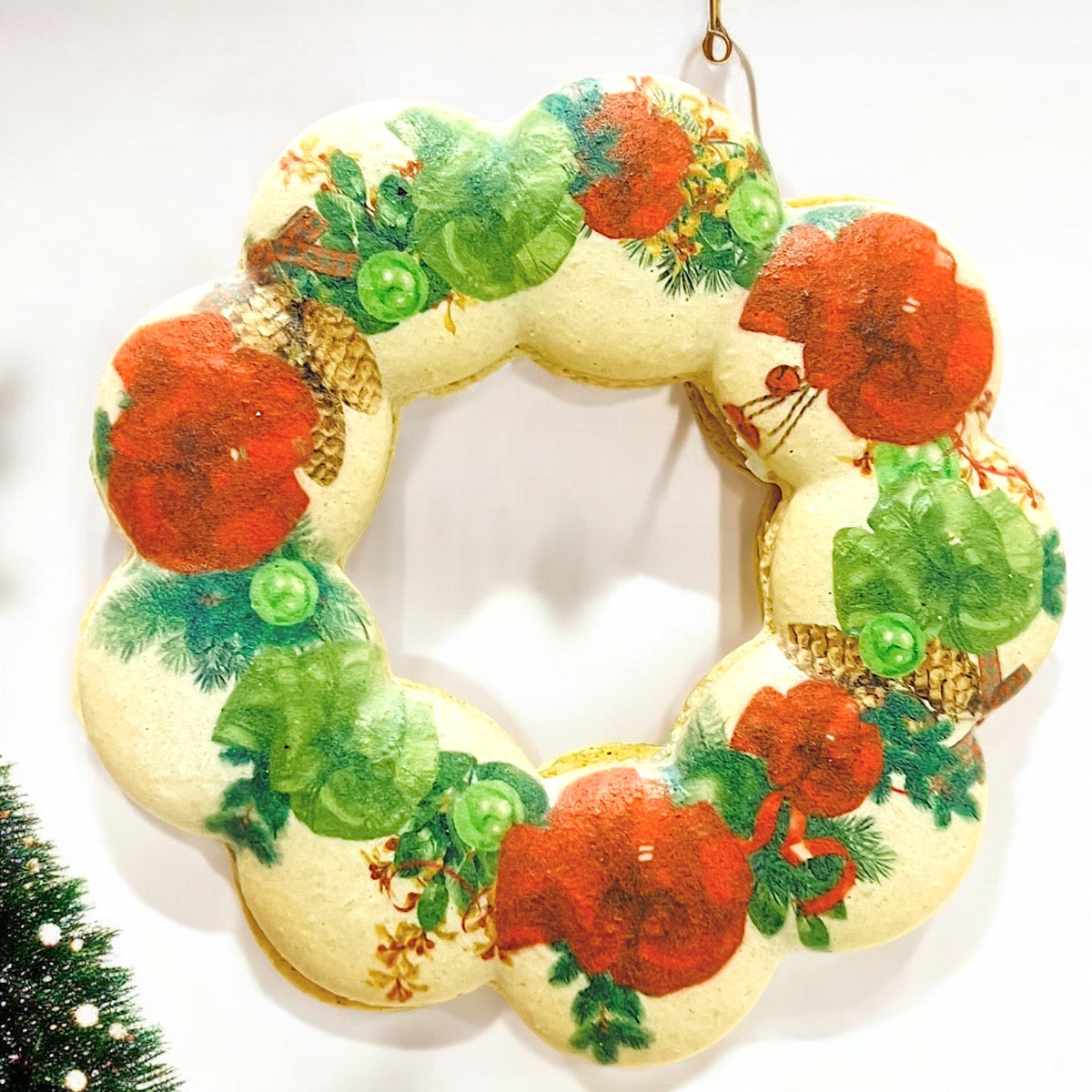 Holiday Wreath French Macaron - Best Wishes