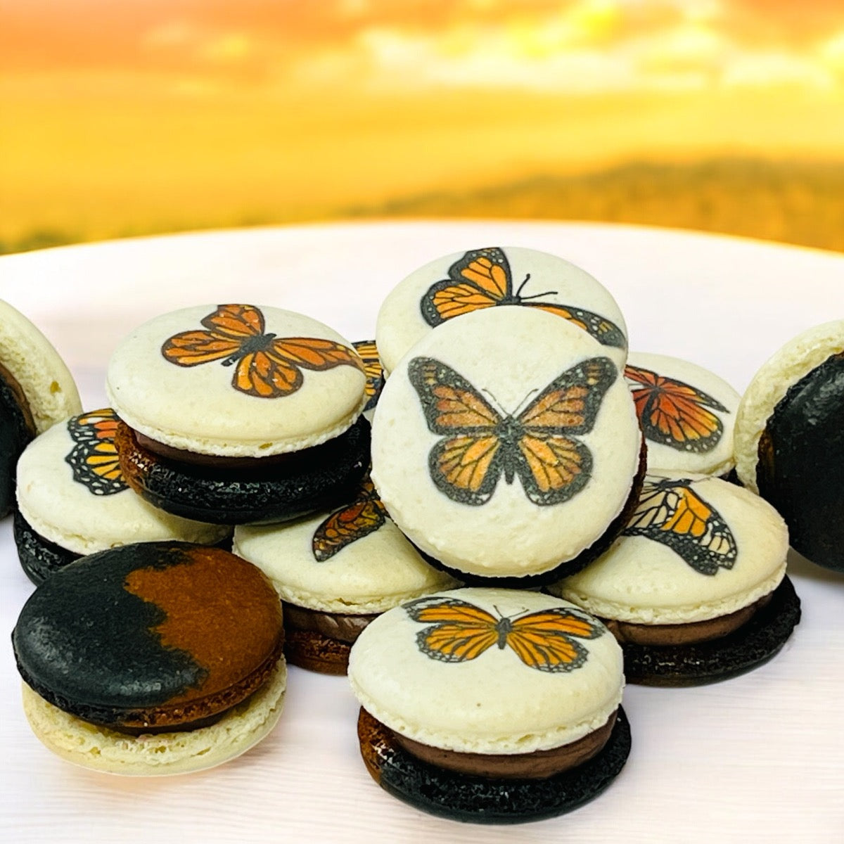 Monarch Butterfly French Macaron Set - Customizable Flavors