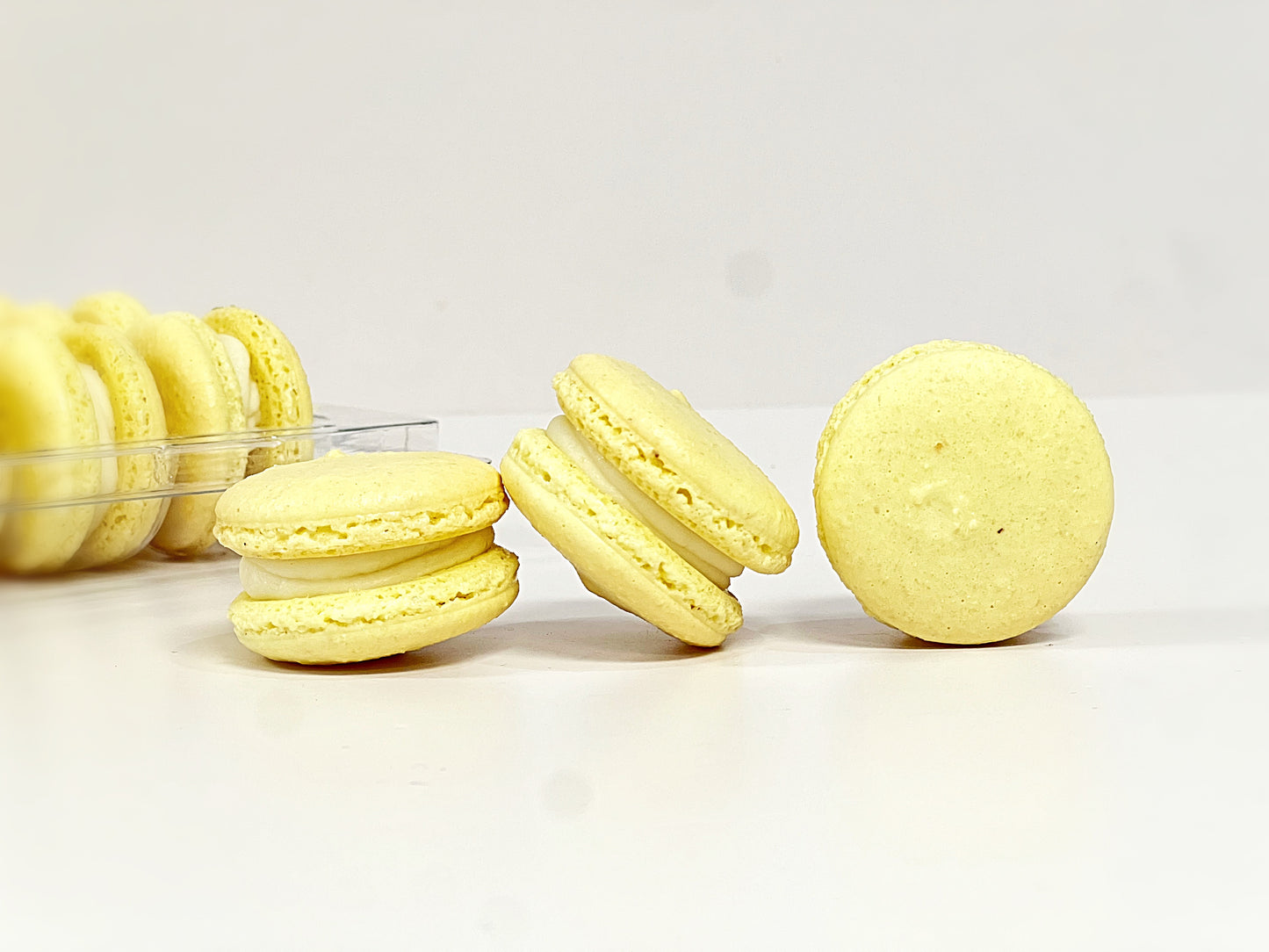 6 Pack Pineapple Caramel French macarons