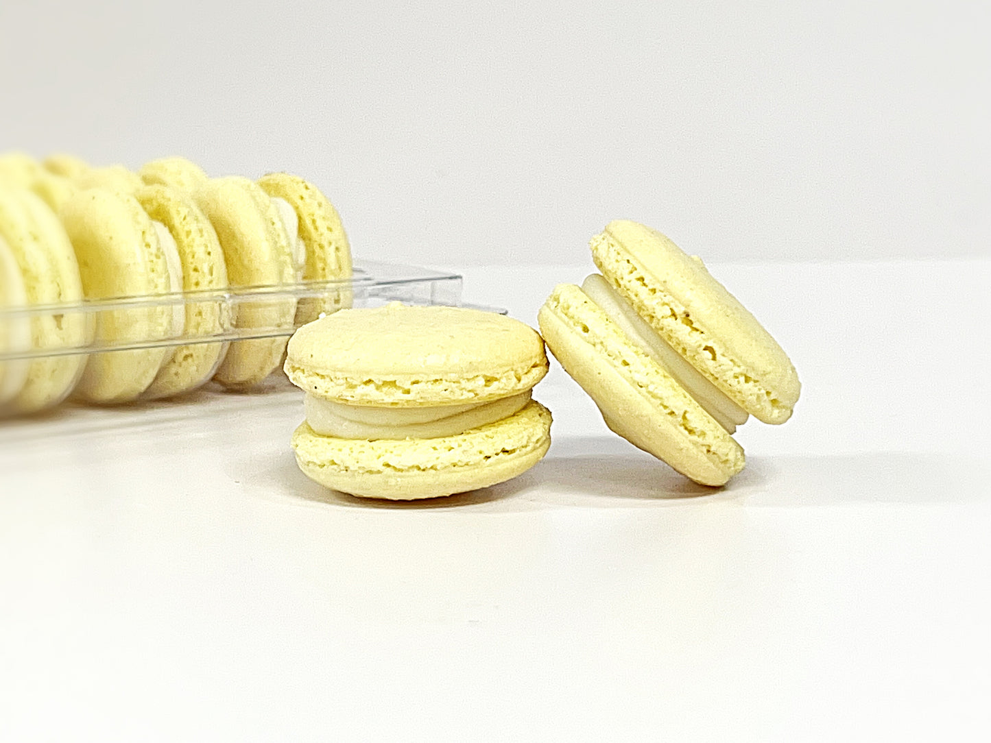 6 Pack Pineapple Caramel French macarons