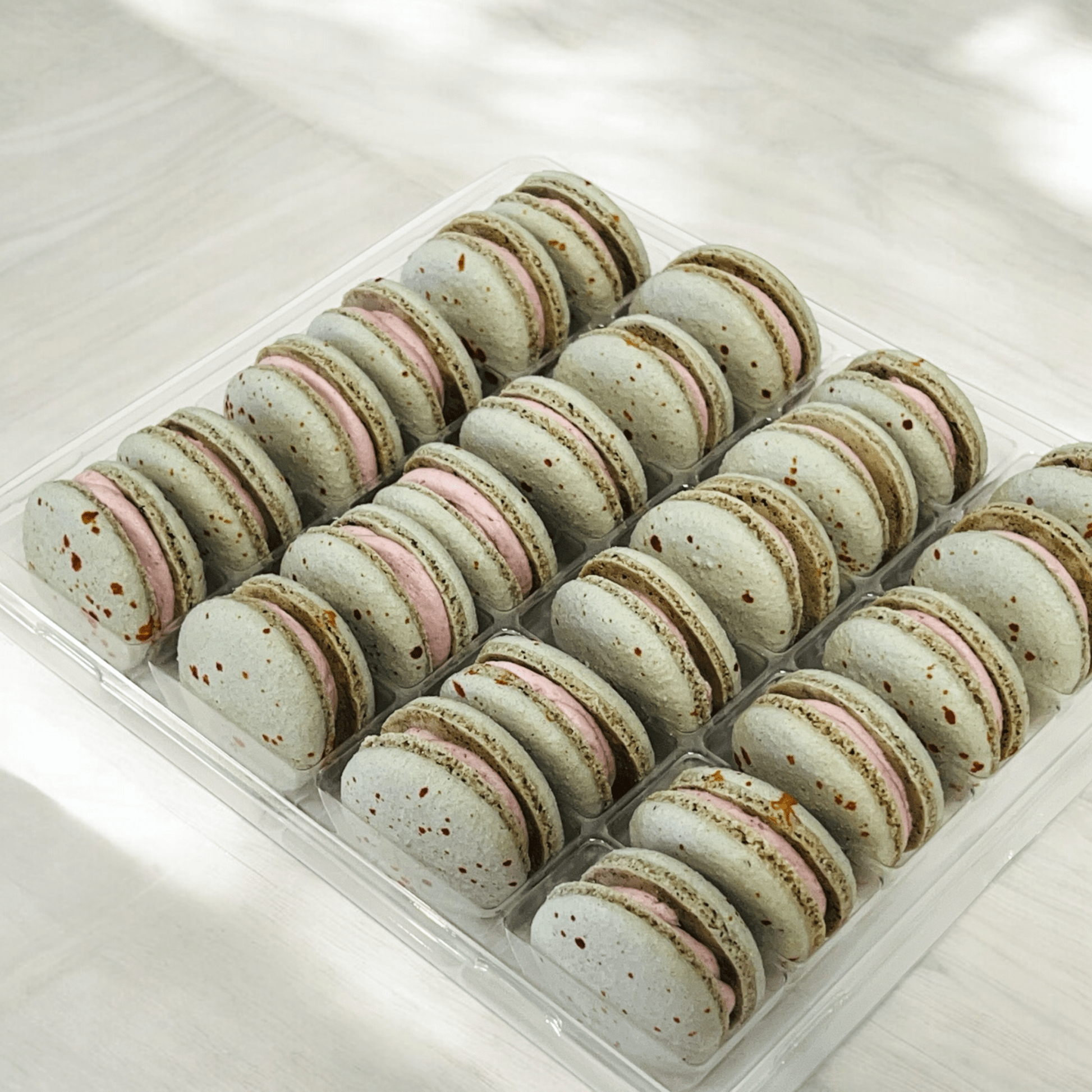 All Natural Blackberry Vegan Macaron - Macaron Centrale4 Pack