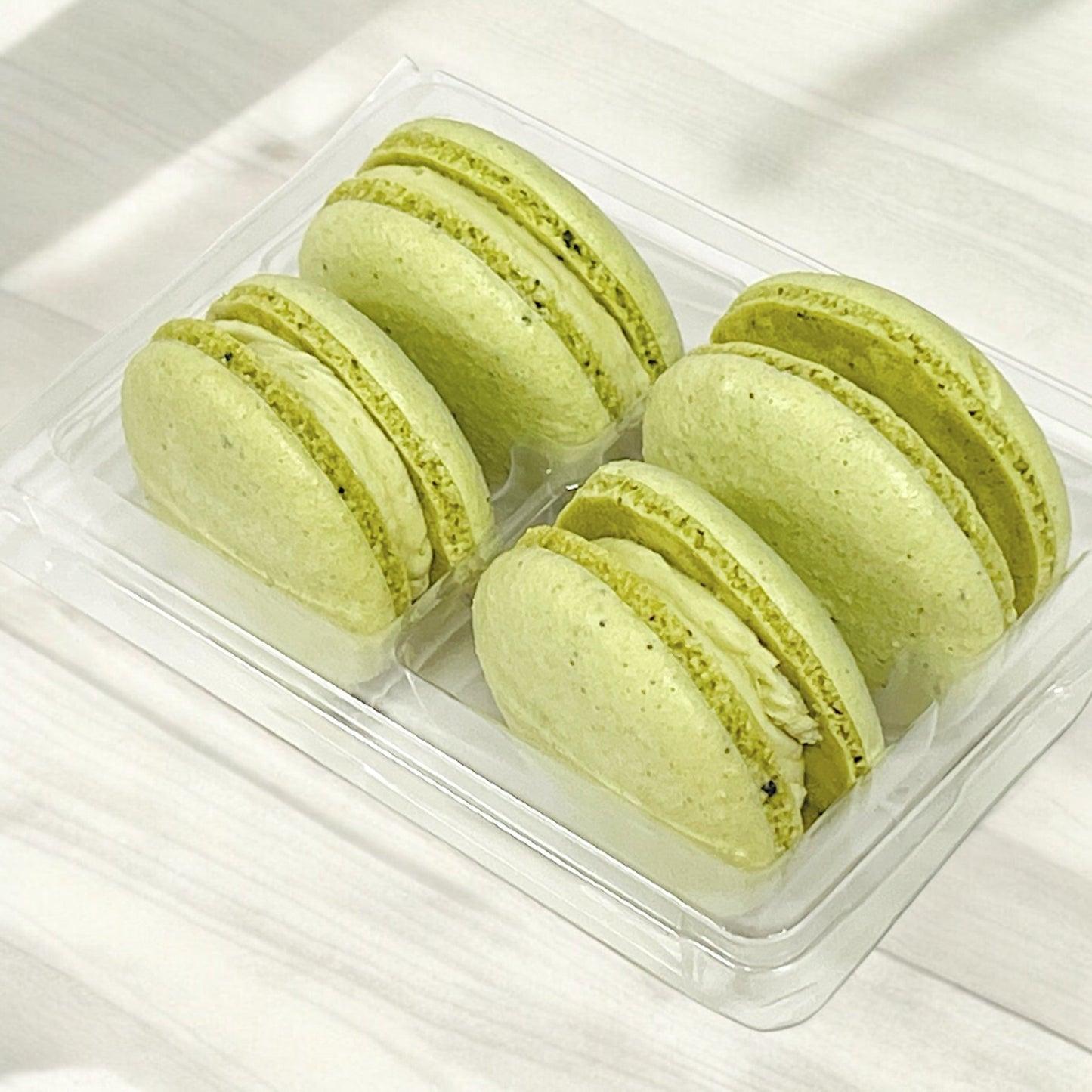 All Natural Creamy Matcha Vegan Macarons - Macaron Centrale4 Pack