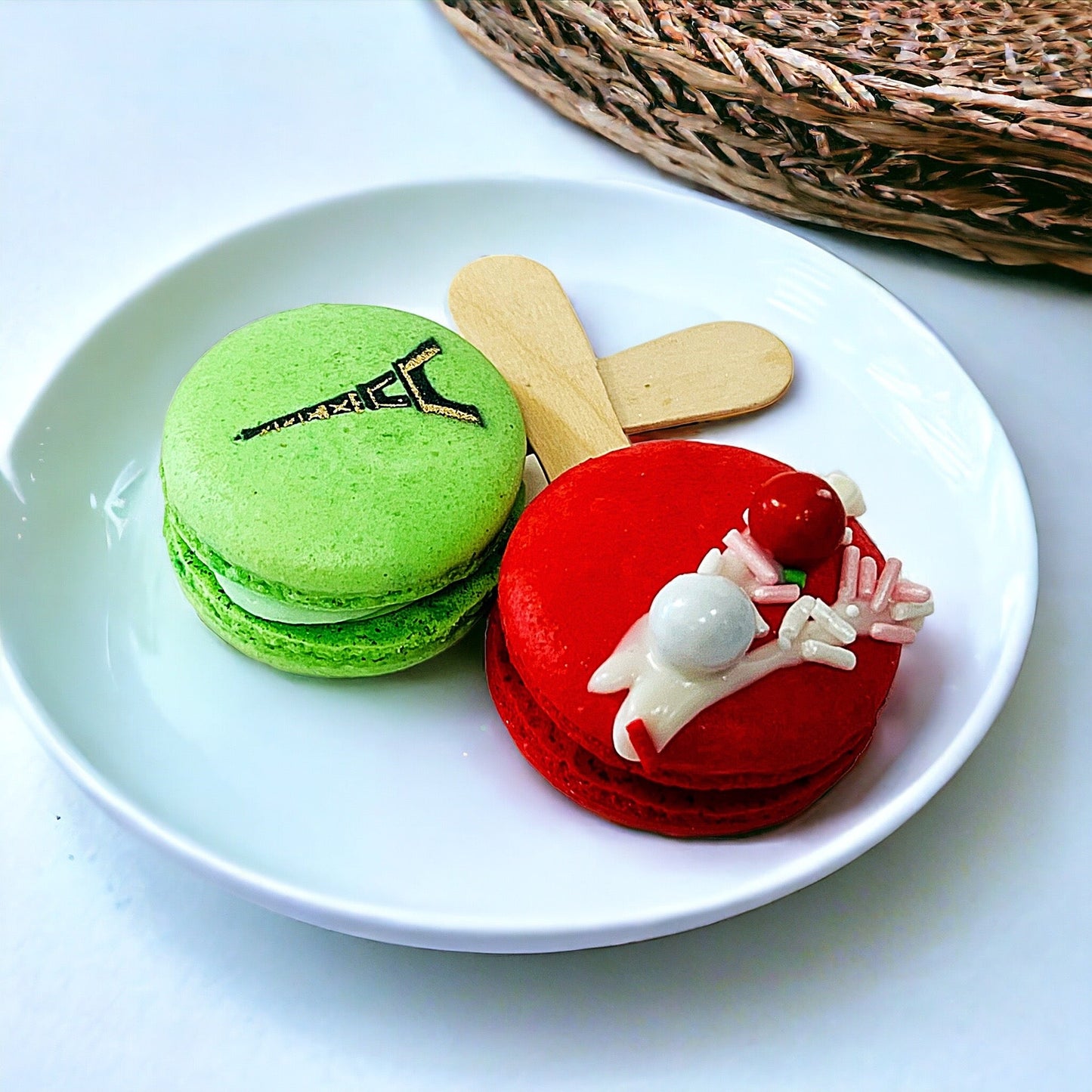 Apple Cream Macaron Sucettes En Gros | Available in 24 & 48 Sucettes - Macaron Centrale24 Pack