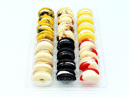 Assorted Macaron, The Winter Set | Great for any party, celebration | Available in 12, 24 and 48 Pack - Macaron Centrale12 Pack