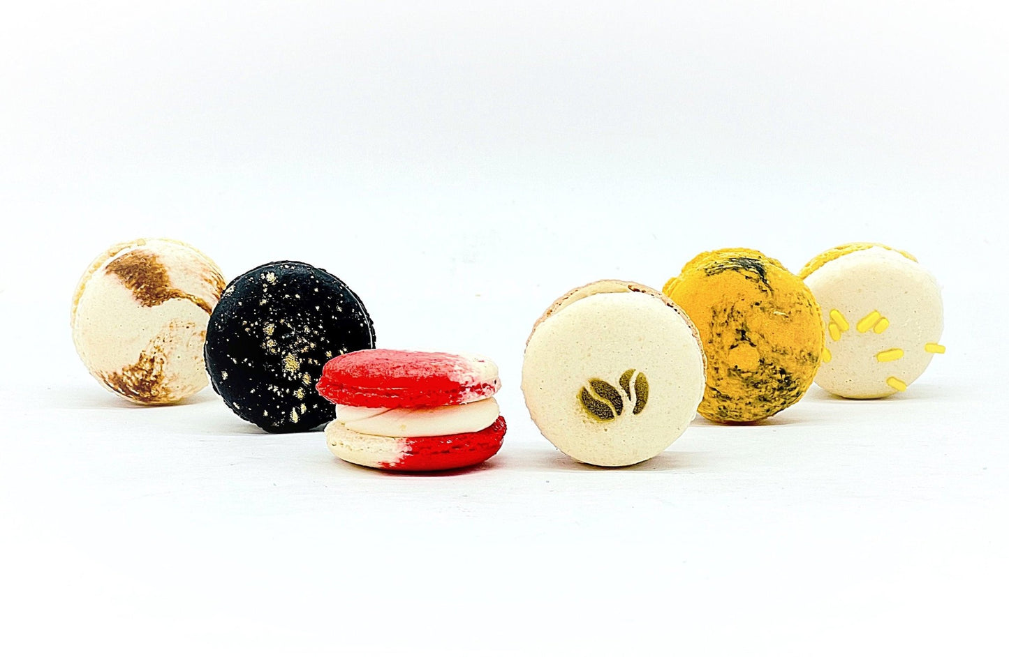 Assorted Macaron, The Winter Set | Great for any party, celebration | Available in 12, 24 and 48 Pack - Macaron Centrale12 Pack