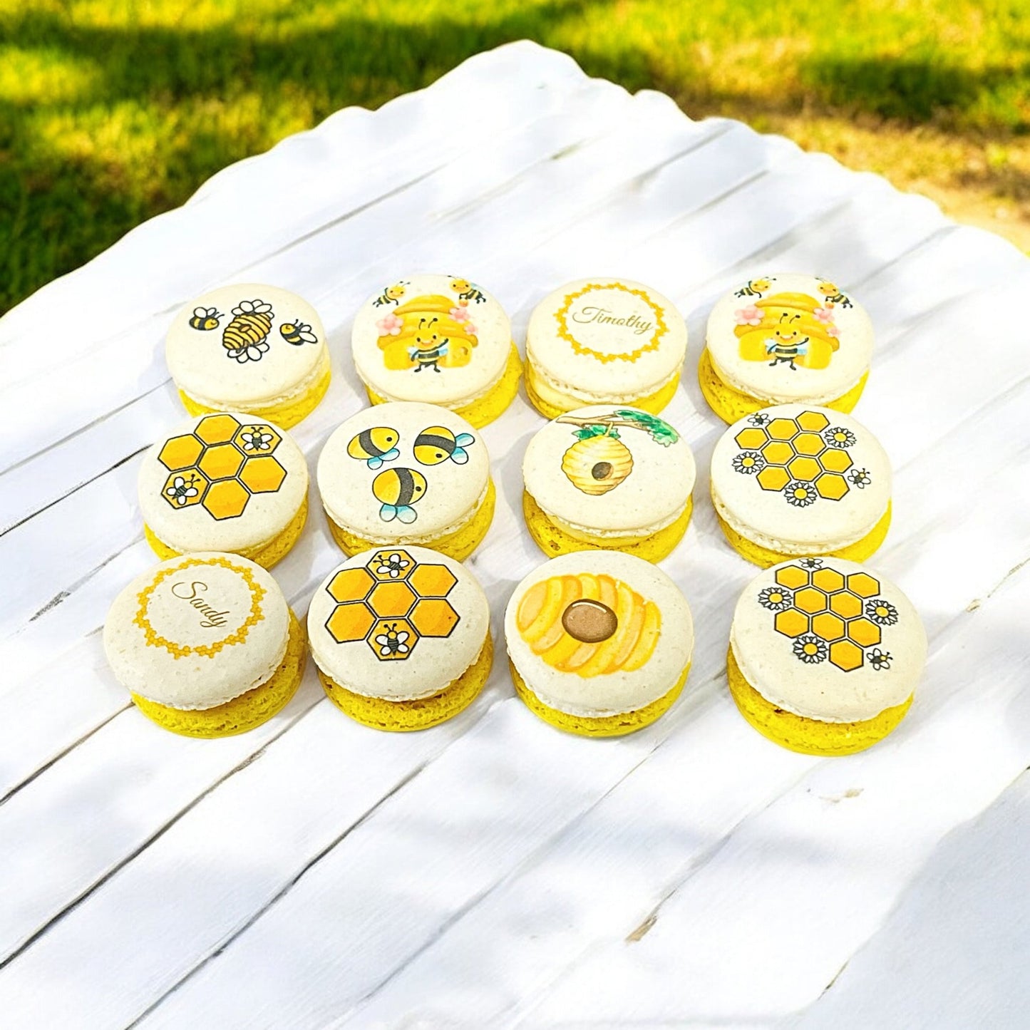 Bee and Honeycomb Custom Macarons - Choose Your Flavor - Macaron Centrale6 Pack