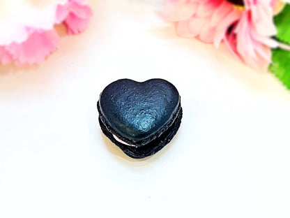 Black Heart French Macarons | Ideal for Valentine's Day gifts, birthdays, weddings, anniversaries and more - Macaron CentraleDefault (Blackberry)12 Pack