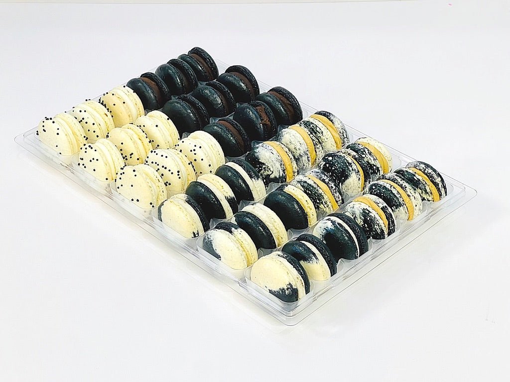 Black & White Vibe: A Flavorful Quartet of French Macarons Set| (Thai Black Latte, Grass Jelly, Chocolate Espresso and Cookies'n Cream) - Macaron Centrale