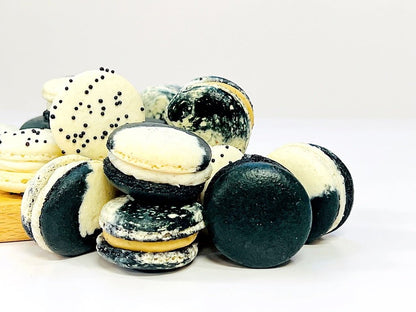 Black & White Vibe: A Flavorful Quartet of French Macarons Set| (Thai Black Latte, Grass Jelly, Chocolate Espresso and Cookies'n Cream) - Macaron Centrale